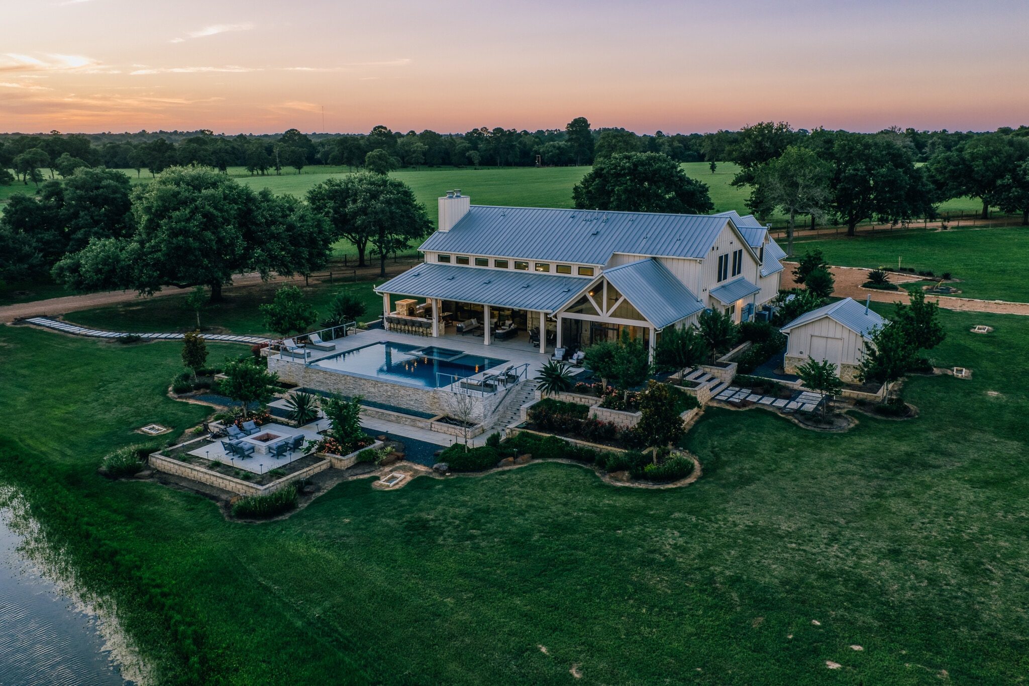 1034 Hilbun Rd, New Ulm, TX à vendre Photo principale– Image 1 sur 55