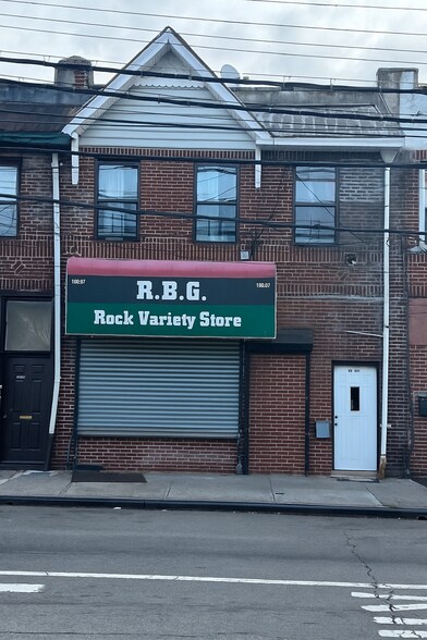 Farmers Blvd Mix Use Package portefeuille de 3 biens à vendre sur LoopNet.fr - Photo de l’immeuble – Image 2 sur 8