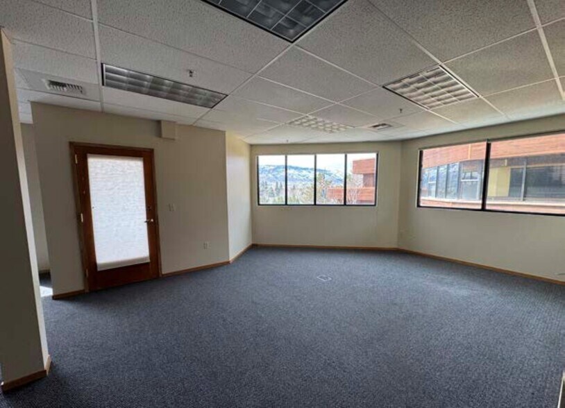 5405 Mae Anne Ave, Reno, NV à vendre - Photo de l’immeuble – Image 2 sur 31