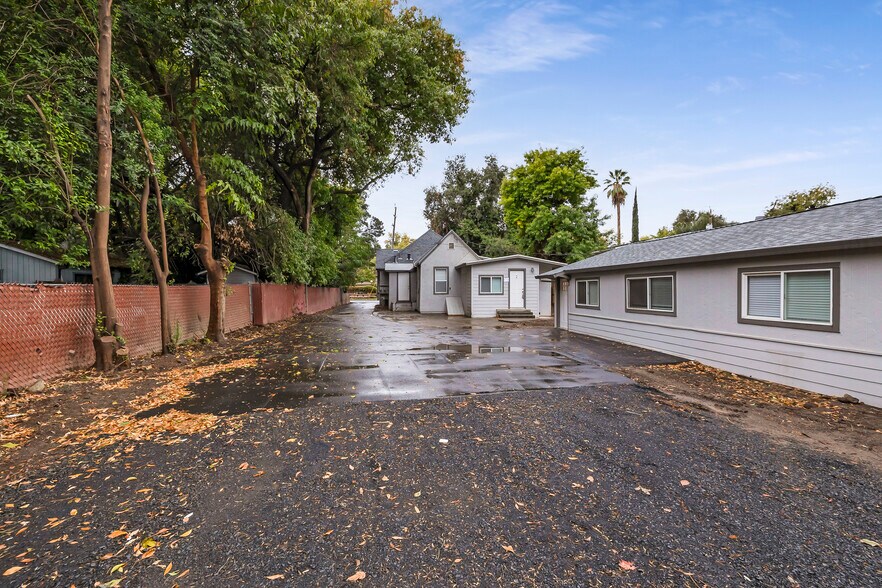 1122 Stewart Ave, Chico, CA à vendre - Photo de l’immeuble – Image 1 sur 42