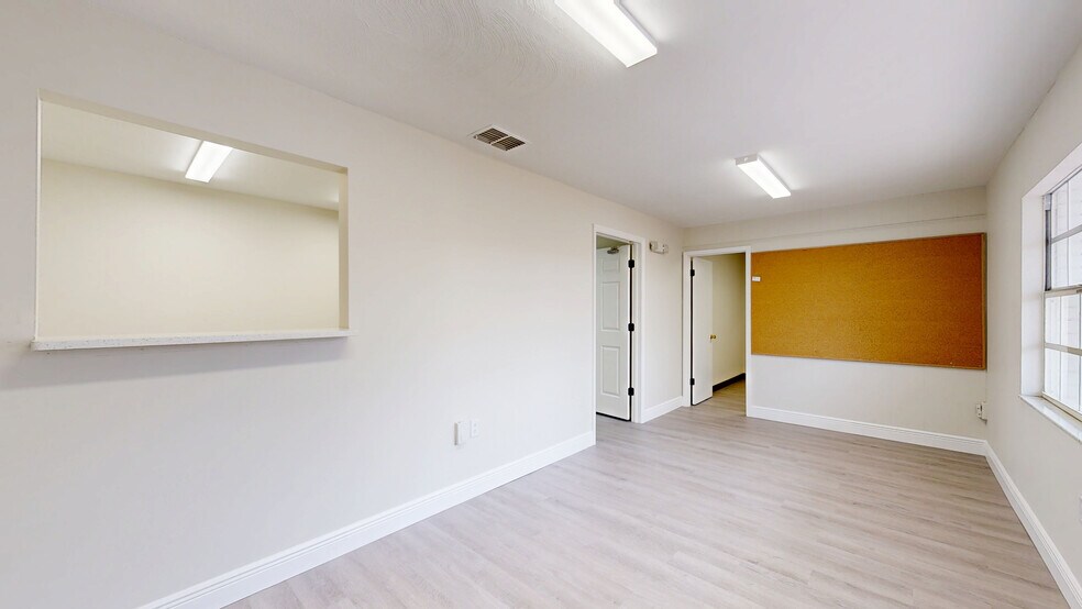 5622 Marine Pky, New Port Richey, FL à louer - Numérisation 3D Matterport – Image 2 sur 8