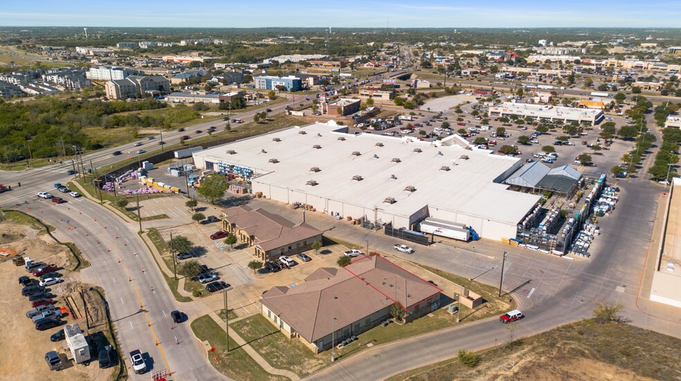 E 181 E BB Fielder Rd Suite 300, Weatherford, TX à louer - Photo de l’immeuble – Image 3 sur 27