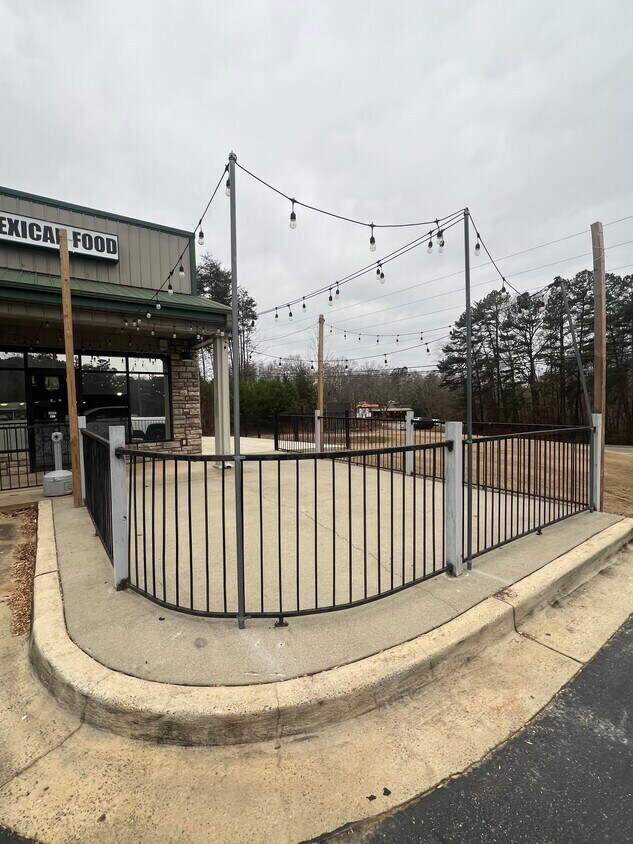 10150 Ball Ground Rd, Ball Ground, GA à louer Photo principale– Image 1 sur 8