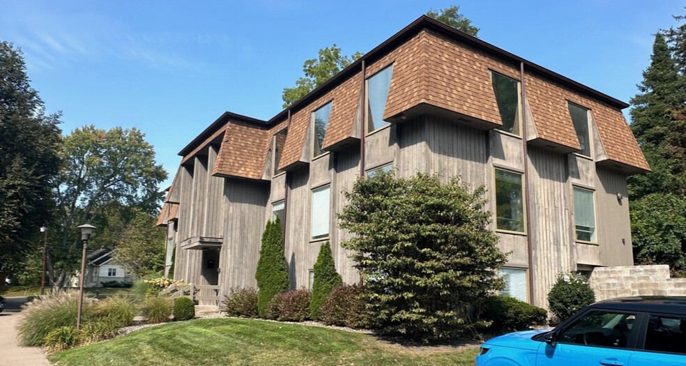 640 Kreag Rd, Pittsford, NY à vendre - Photo de l’immeuble – Image 3 sur 17