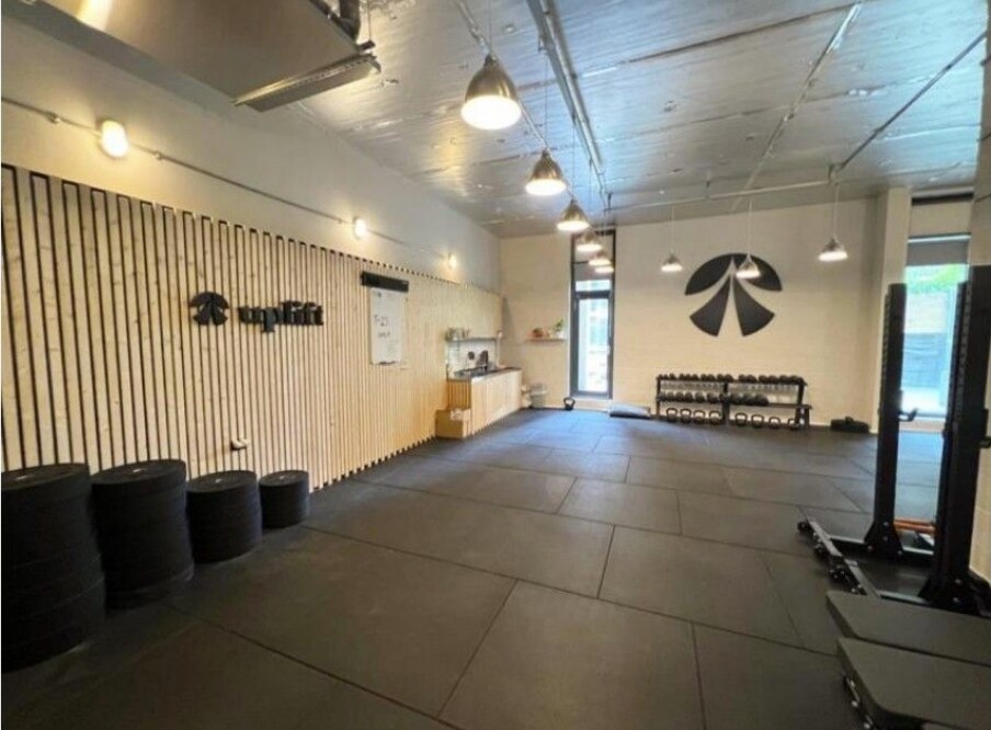 4 Enterprise Way, Londres, LND SW18 1GD - Lot 2 - - Photo intérieure - Image 1 of 1