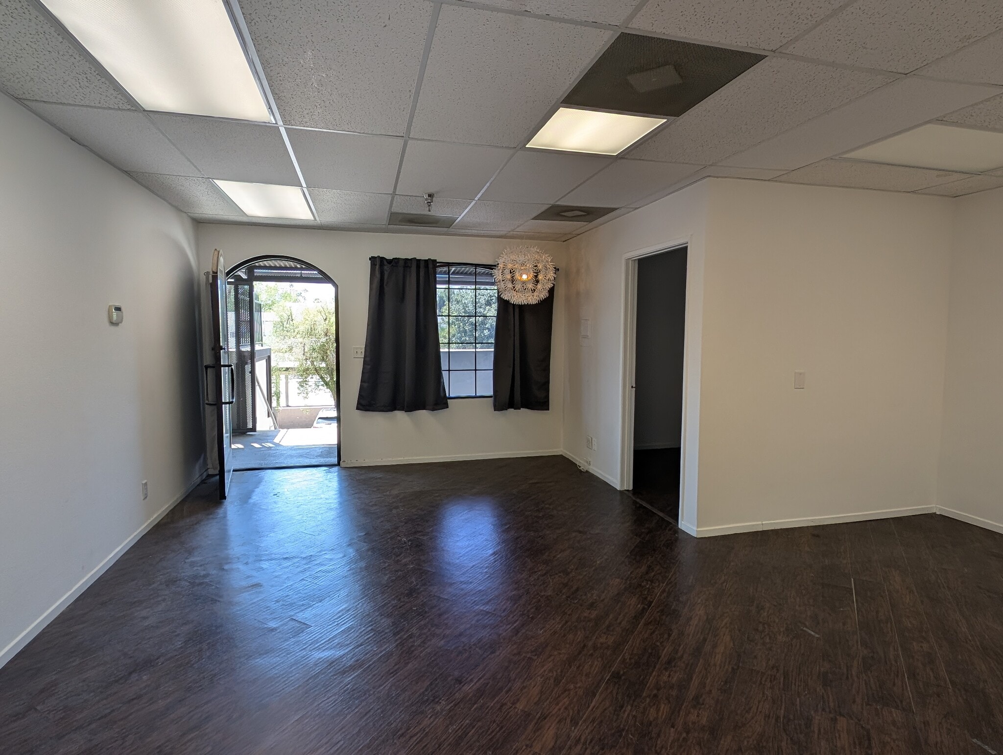 73375 El Paseo, Palm Desert, CA à louer Photo intérieure– Image 1 sur 3