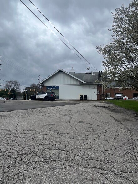 1102 Perry Hwy, Pittsburgh, PA à louer - Photo de l’immeuble – Image 3 sur 12