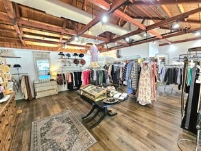 250 Vallombrosa Ave, Chico, CA à louer Photo intérieure– Image 1 sur 3