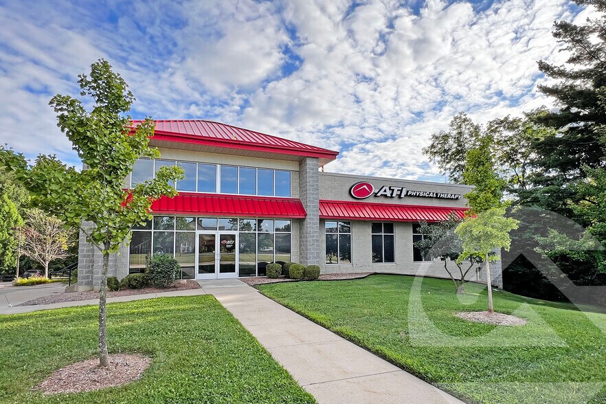 4765 Jackson Rd, Ann Arbor, MI à louer - Photo principale – Image 1 sur 1