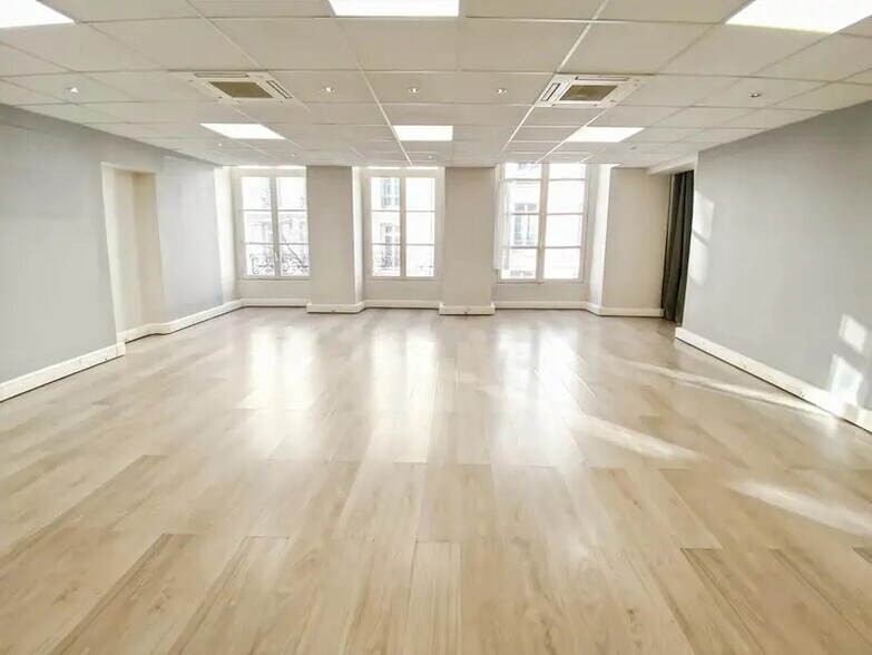 Bureau dans Paris à louer - Photo de l’immeuble – Image 1 sur 9