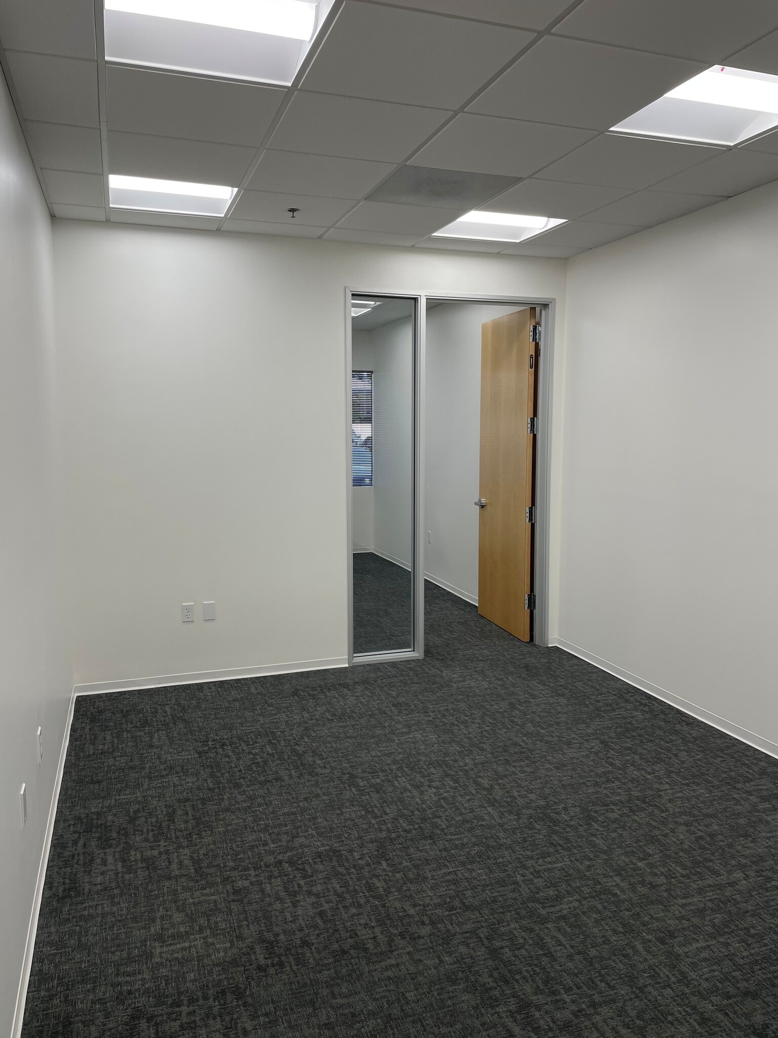 5500 Ming Ave, Bakersfield, CA à louer Photo intérieure– Image 1 sur 2