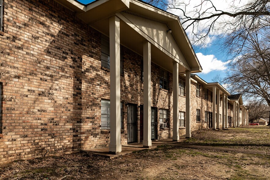 1520 Whitney Ave, Memphis, TN à vendre - Photo de l’immeuble – Image 1 sur 56