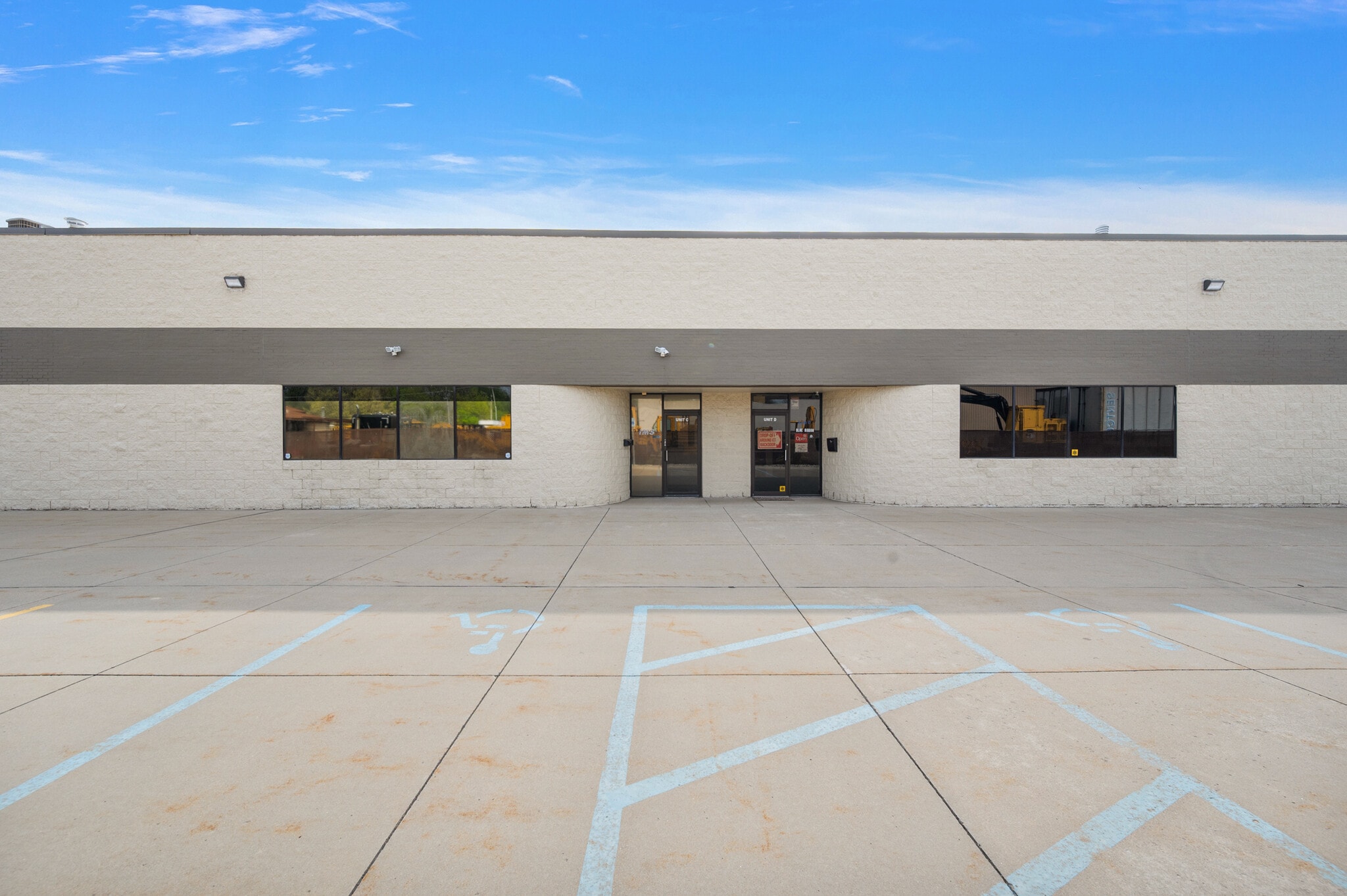 6560 19 1/2 Mile Rd, Sterling Heights, MI à louer Photo de l’immeuble– Image 1 sur 10