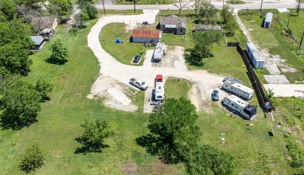 5615 John Martin Rd, Baytown, TX à vendre - Photo de l’immeuble – Image 2 sur 3