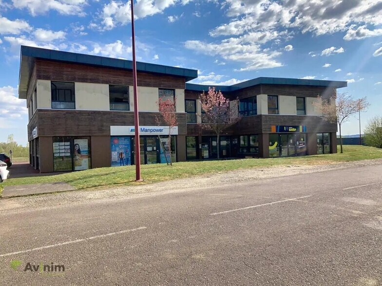 Bureau dans Luxeuil-les-Bains à louer - Photo de l’immeuble – Image 1 sur 12