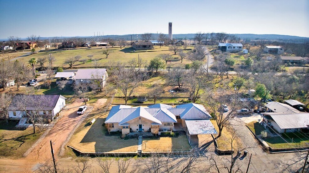 217 Wilson Ave, Mason, TX à vendre - Photo de l’immeuble – Image 2 sur 56