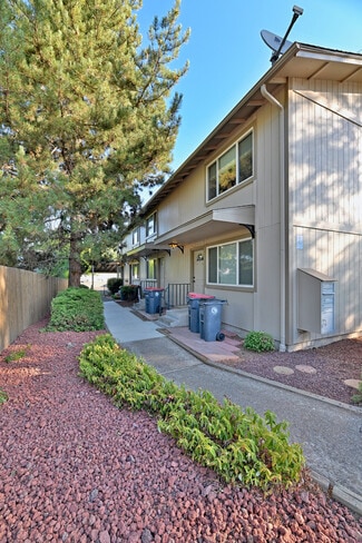 Plus de détails pour 437 Ash St, Central Point, OR - Logement à vendre