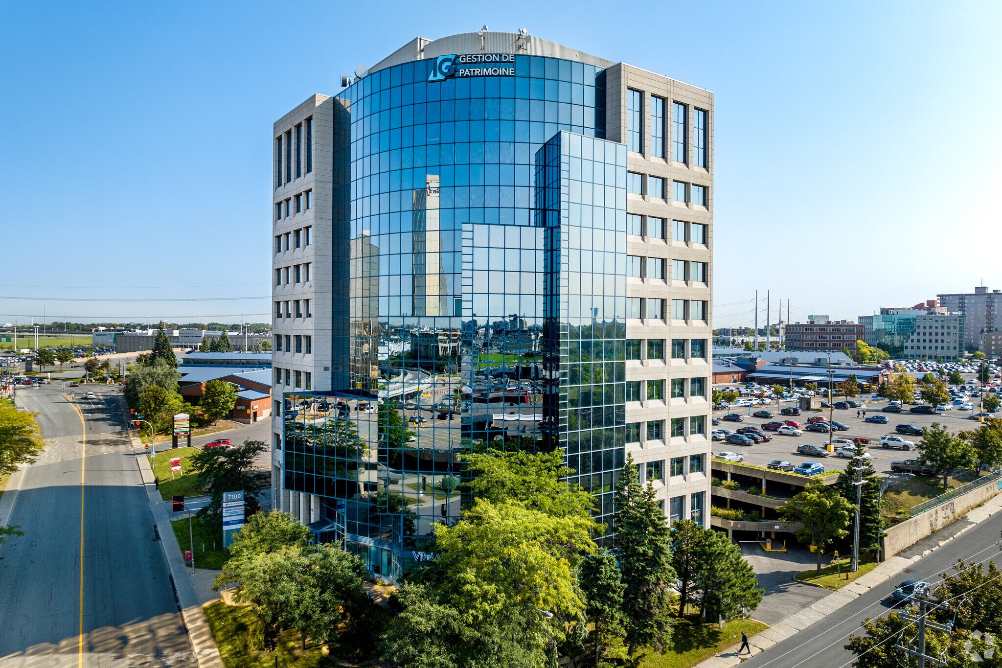 7100 Rue Jean-Talon E, Montréal, QC à louer Photo de l’immeuble– Image 1 sur 6