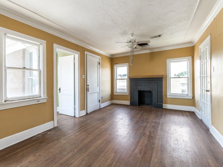 5832 Live Oak St, Dallas, TX à vendre - Photo de l’immeuble – Image 2 sur 22