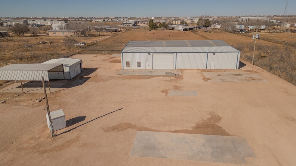 9604 W County Road 152, Midland, TX à louer - Photo de l’immeuble – Image 2 sur 25