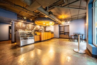 2929 1st Ave, Seattle, WA à louer Photo de l’immeuble– Image 2 sur 8