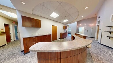 1195 Wilson Ave NW, Grand Rapids, MI à vendre Photo intérieure– Image 2 sur 8