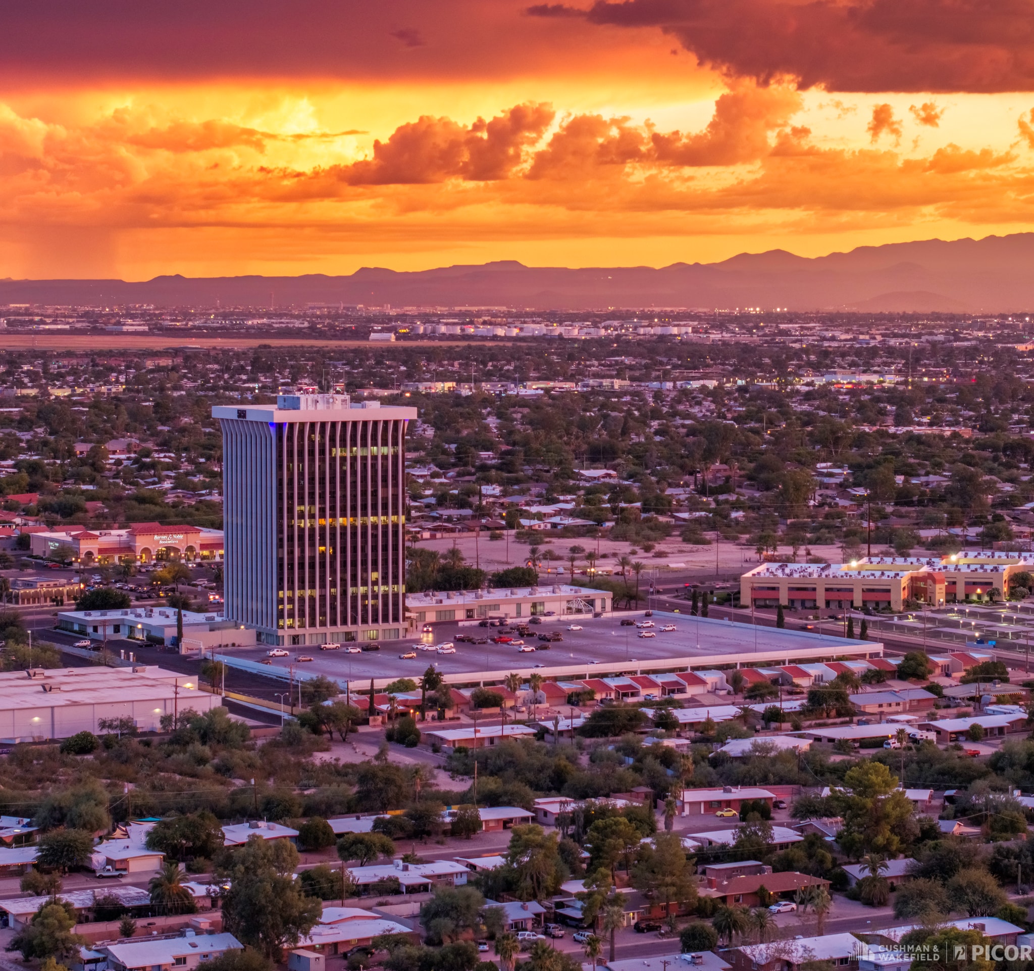 5151 E Broadway Blvd, Tucson, AZ à louer Photo intérieure– Image 1 sur 14