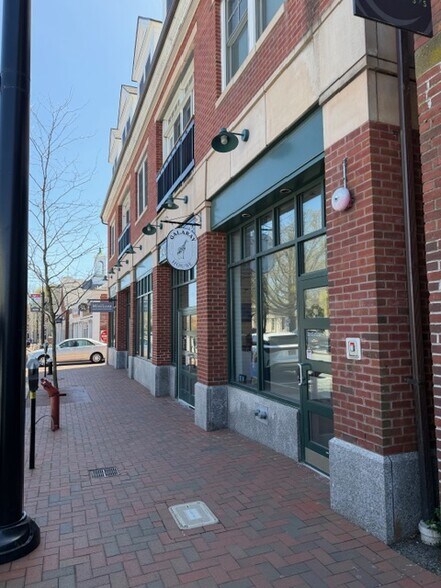 1720 Massachusetts Ave, Lexington, MA à louer - Photo principale – Image 1 sur 1