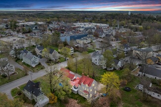 Plus de détails pour 11 Holbrook St, Freeport, ME - Hôtellerie à vendre