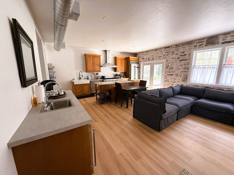 8491 WI-42 Hwy, Fish Creek, WI à vendre - Photo de l’immeuble – Image 3 sur 24