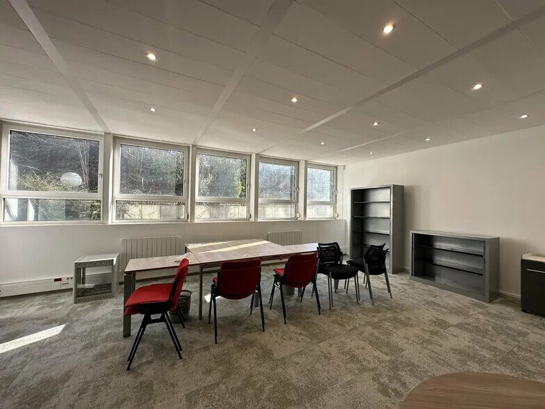 Bureau dans Eckbolsheim à louer - Photo de l’immeuble – Image 2 sur 6
