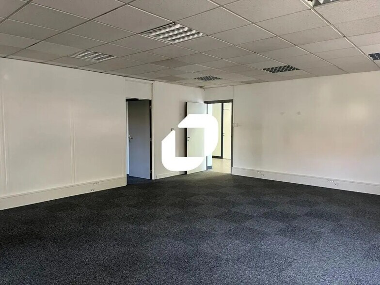 4 Rue Archimede, Villeneuve-d'Ascq à louer - Photo de l’immeuble – Image 3 sur 7