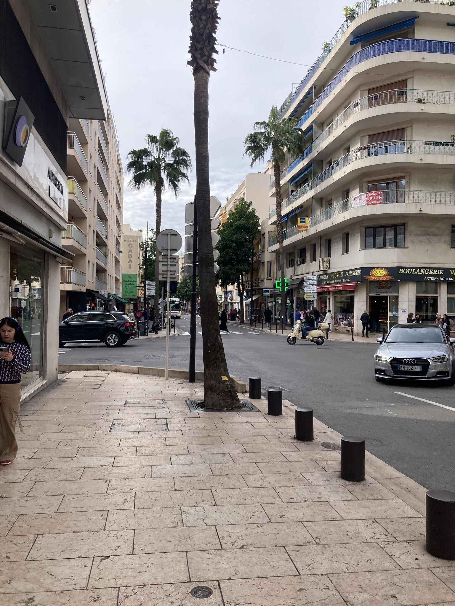 Local commercial dans Antibes à louer Photo principale– Image 1 sur 2