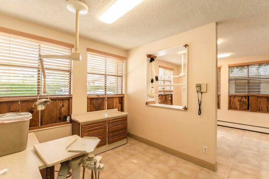 26535 Carmel Rancho Blvd, Carmel, CA à louer - Photo de l’immeuble – Image 3 sur 28