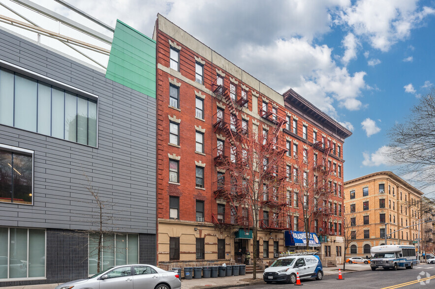 246 Bradhurst Ave, New York, NY à vendre - Photo de l’immeuble – Image 2 sur 6