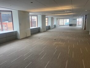 425 S Financial Pl, Chicago, IL à louer Photo de l’immeuble– Image 2 sur 6