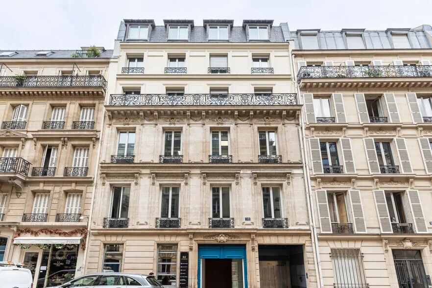 32 Rue De La Bienfaisance, Paris à louer - Photo de l’immeuble – Image 3 sur 10