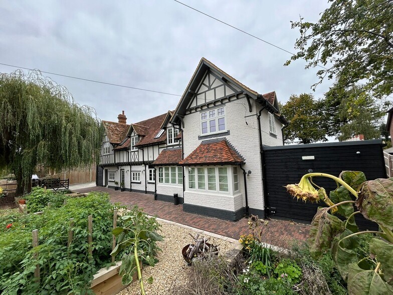 Winterbourne Rd, Newbury à vendre - Photo de l’immeuble – Image 2 sur 10