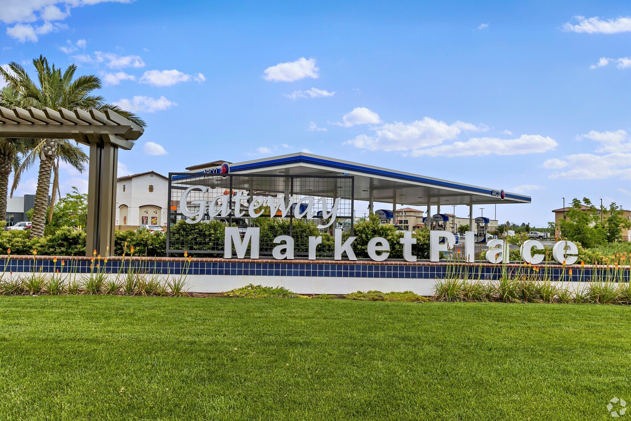 Campus Parkway, Merced, CA à louer Photo principale– Image 1 sur 25