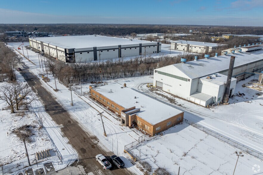 317 E 11th St, Chicago Heights, IL à louer - Photo de l’immeuble – Image 1 sur 4