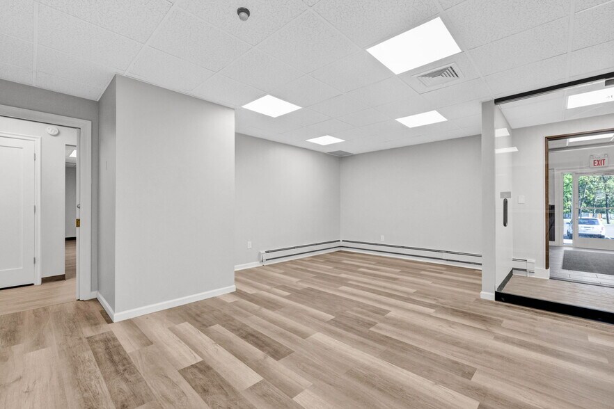 215 Old Tappan Rd, Old Tappan, NJ à louer - Photo de l’immeuble – Image 3 sur 40