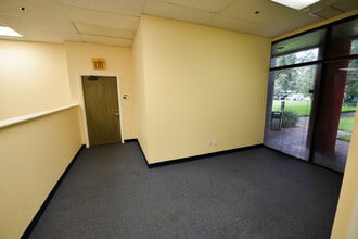 1209 Tech Blvd, Tampa, FL à louer Photo de l’immeuble– Image 1 sur 14