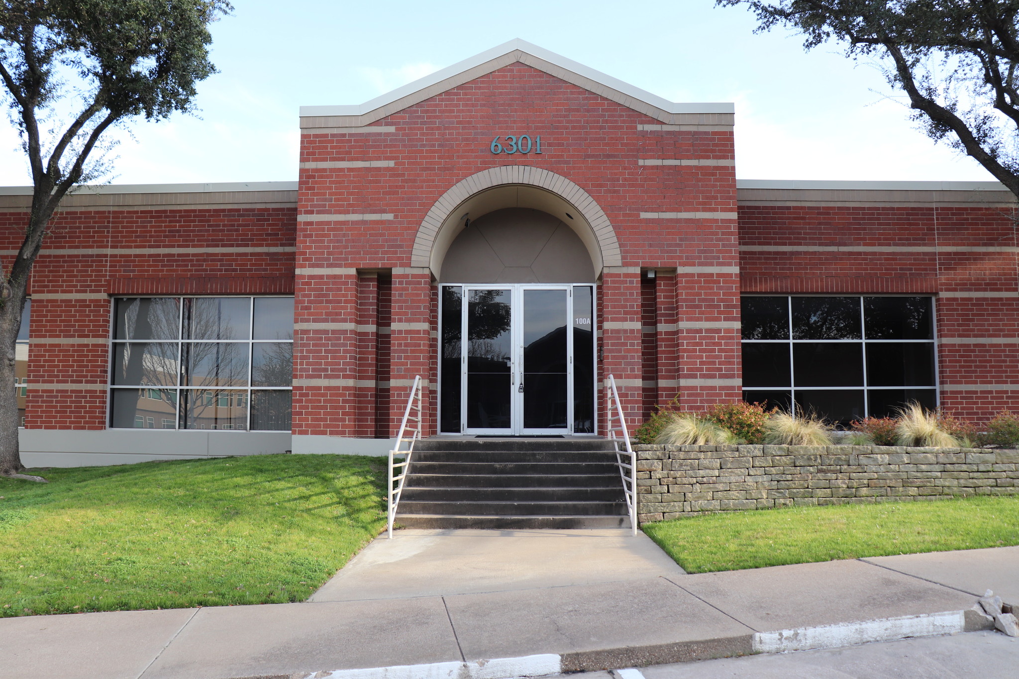 6301 Campus Circle Dr E, Irving, TX à louer Photo de l’immeuble– Image 1 sur 8