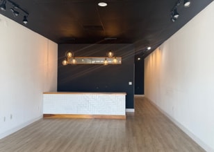 2139-2141 Siesta Dr, Sarasota, FL à louer Photo intérieure– Image 2 sur 8