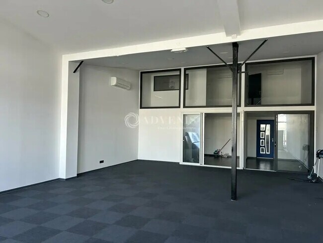 Plus de détails pour Local commercial à louer