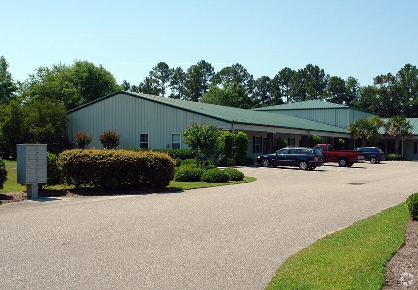 207 Commerce Dr, Pawleys Island, SC à louer - Photo de l’immeuble – Image 3 sur 4
