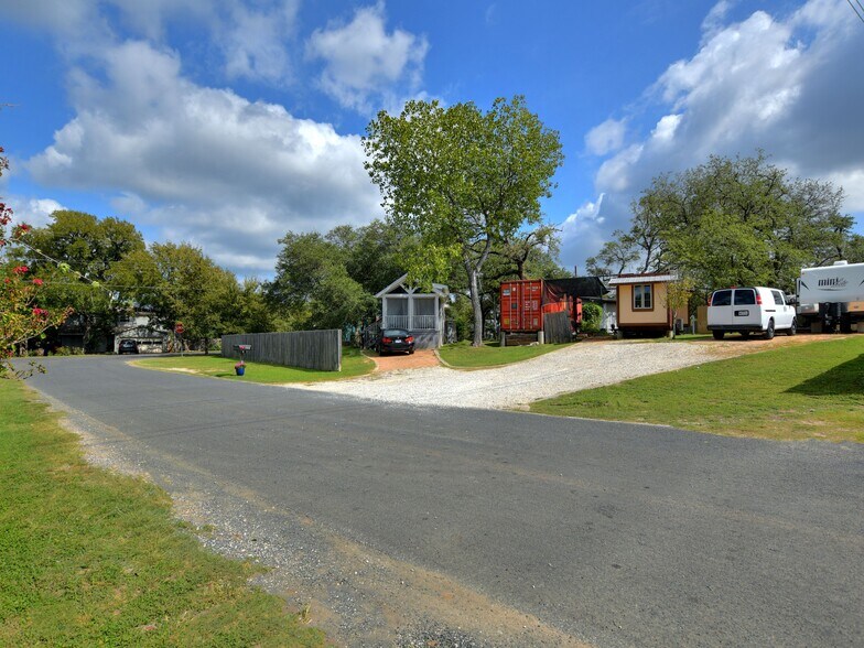 1703 Saracen Rd, Austin, TX à vendre - Photo de l’immeuble – Image 3 sur 11