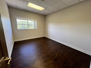 1015-1045 E Cr-540a, Lakeland, FL à louer Photo intérieure– Image 1 sur 5