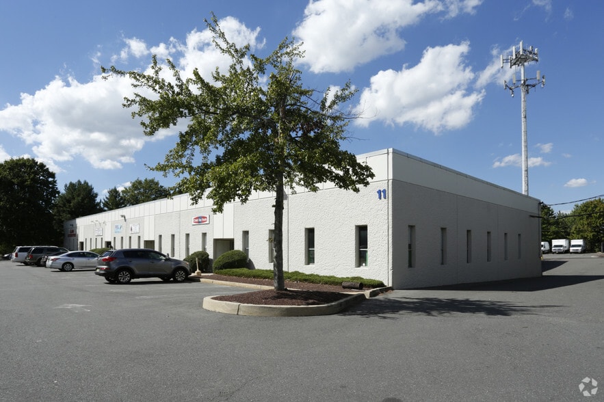 11 Harts Ln, East Brunswick, NJ à louer - Photo principale – Image 1 sur 2