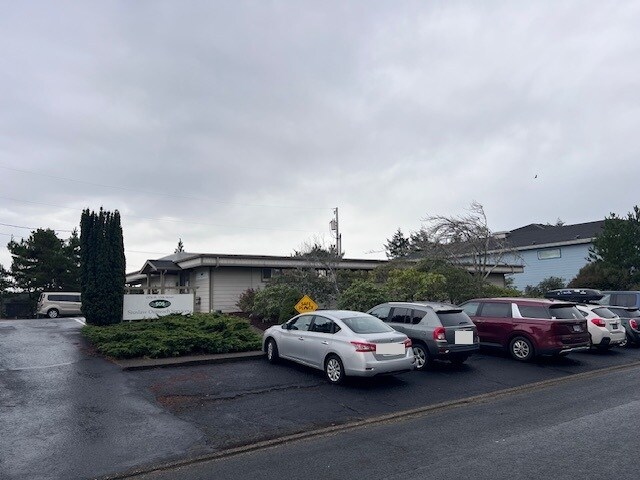 1576 12th St, Florence, OR à vendre - Photo de l’immeuble – Image 2 sur 24